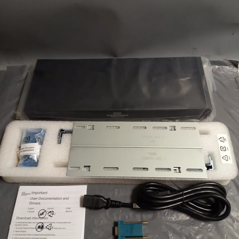 HPE 0X1X8 G3 KVM CONSOLE SWITCH