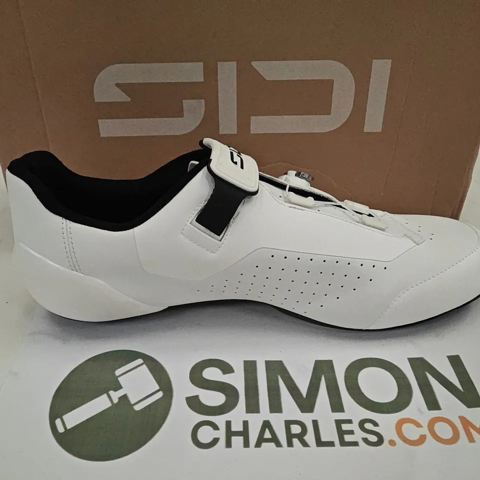 GENIUS X WHITE CYCLING SHOES – UK 9.5 (EU 44, US 10.5)