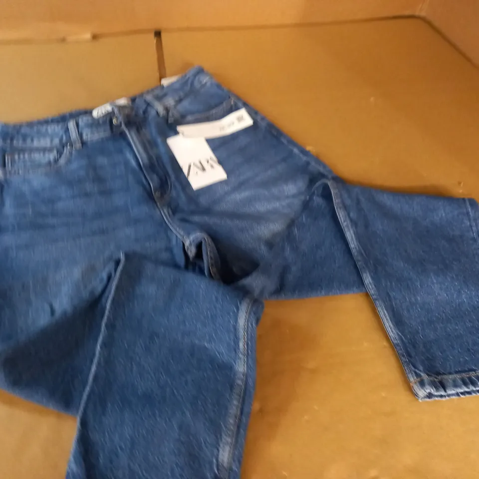 ZARA MOM FIT HIGH RISE JEANS - UK 10
