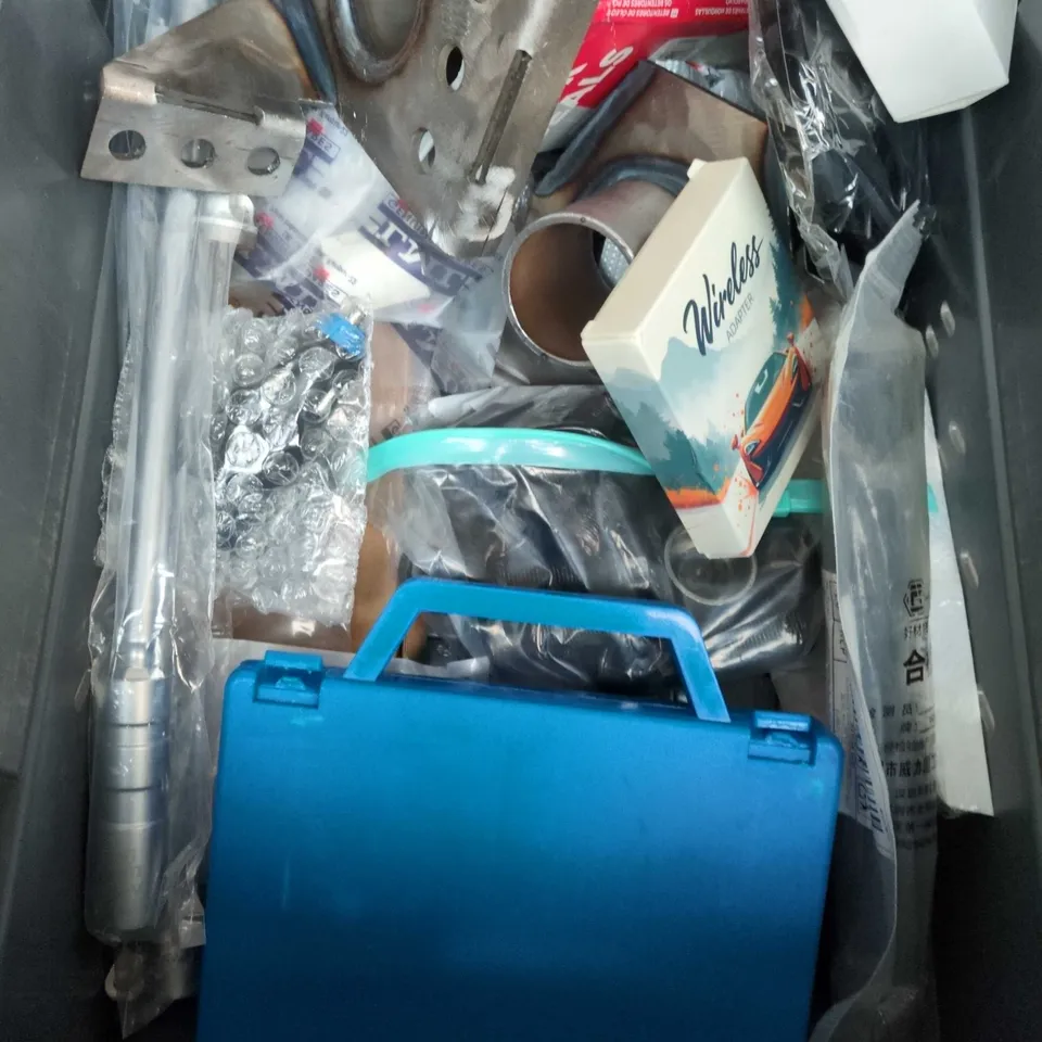 BOX OF ASSORTED CAR ITEMS AND TOOLS - BOLTS - FORK SEALE