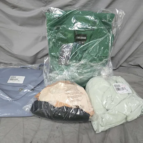 APPROXIMATELY 20 ASSORTED CLOTHING AND FASHION ITEMS IN VARIOUS STYLES, SIZES & COLOURS