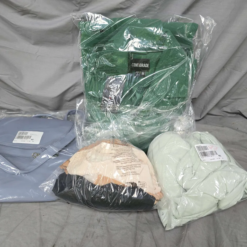 APPROXIMATELY 20 ASSORTED CLOTHING AND FASHION ITEMS IN VARIOUS STYLES, SIZES & COLOURS