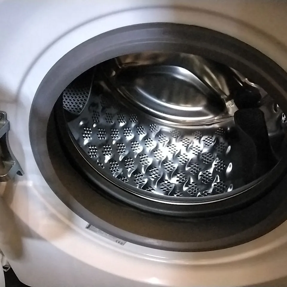 DESIGNER HISENSE WFGA9014V FREESTANDING WASHING MACHINE WHITE 