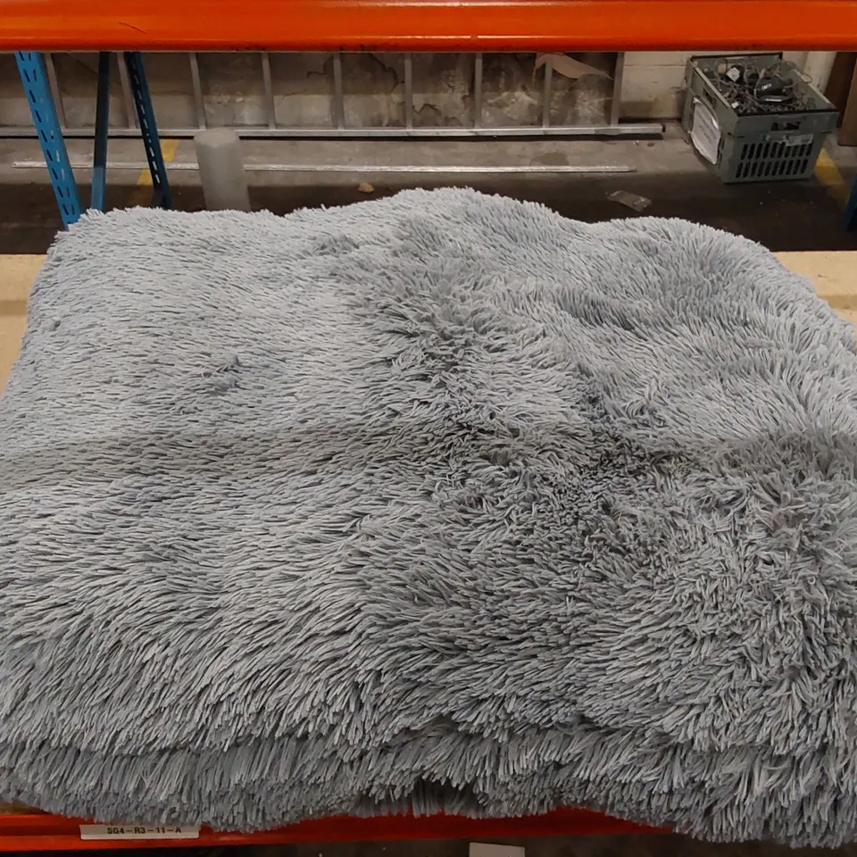SNUG LARGE PET BED (1 ITEM)