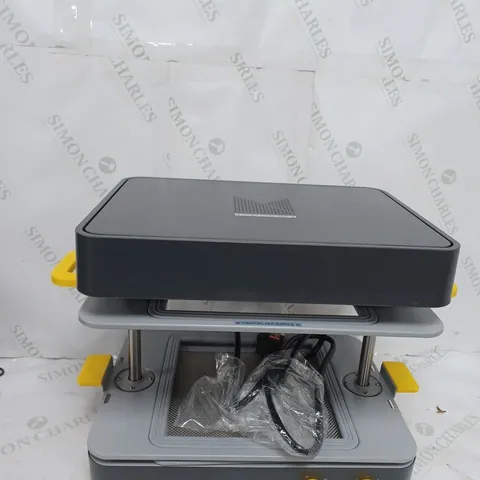 MAYKU FORMBOX DESKTOP VACUUM FORMING MACHINE