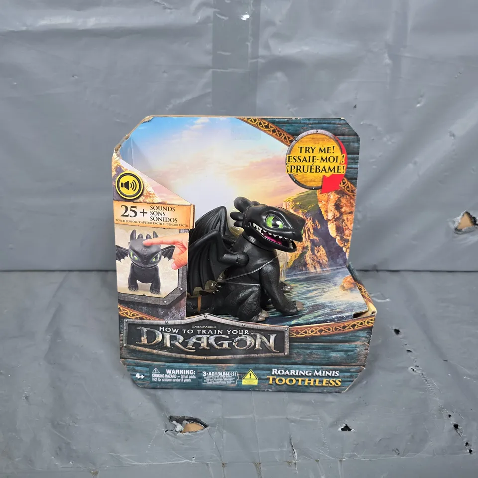 HOW TO TRAIN OUR DRAGON - ROARING MINIS TOOTHLESS