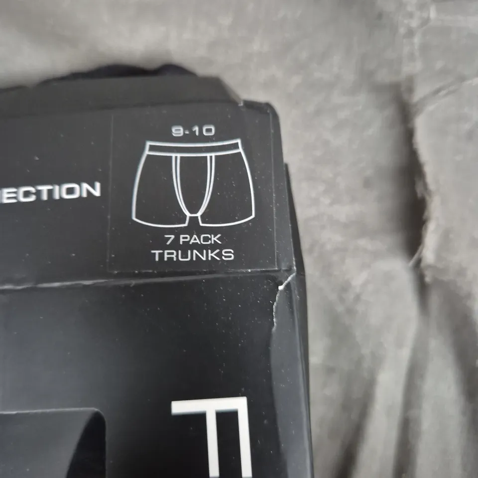 FRENCH CONNECTION MEN'S TRUNKS 7-PACK – SIZE 9-10
