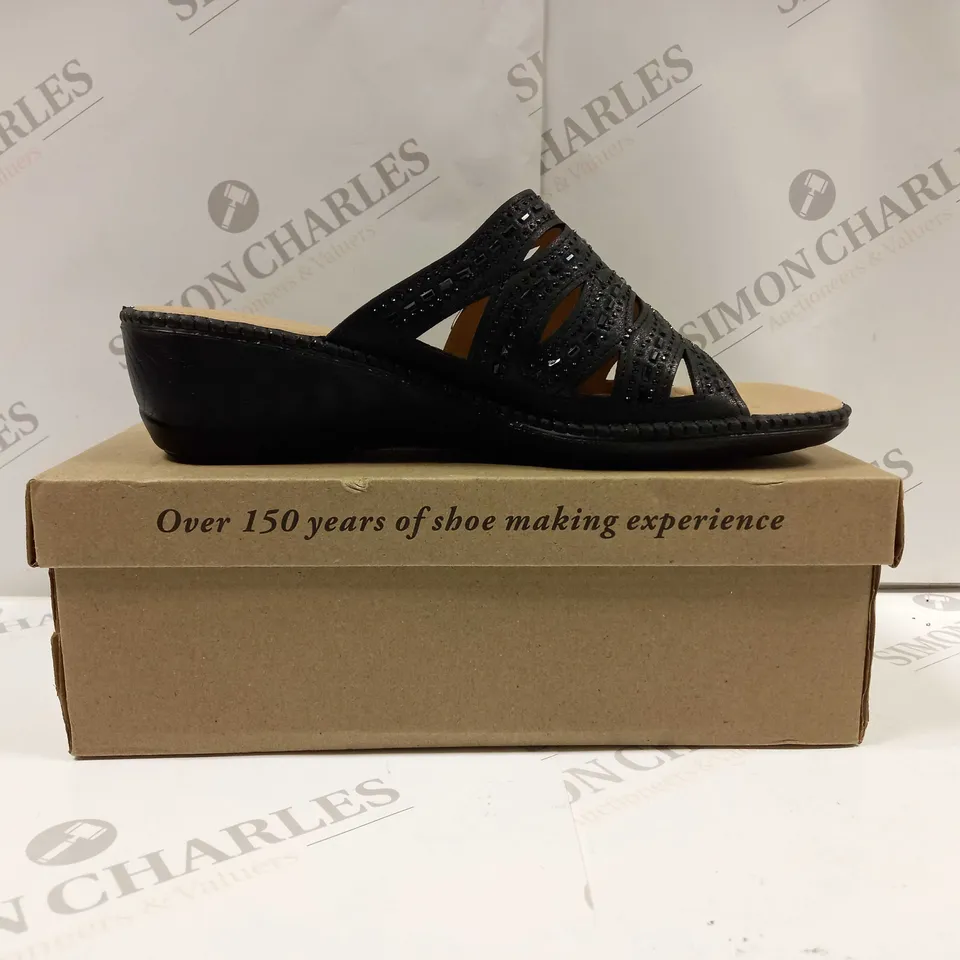 BOXED PAIR OF CUSHION WALK DIAMANTE MULES IN BLACK - SIZE 7