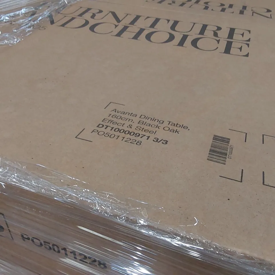 PALLET CONTAINING A LARGE QUANTITY OF DINING TABLE PARTS