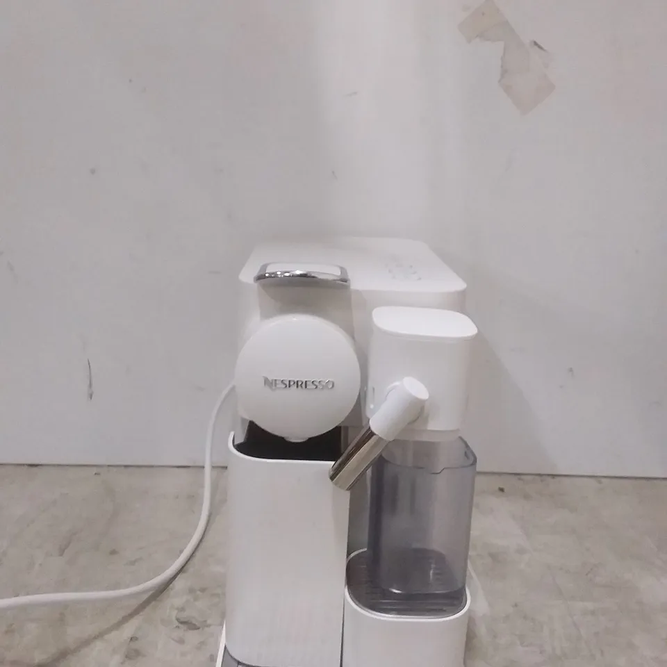 BOXED NESPRESSO LATTISSIMA ONE EN510.W COFFEE MACHINE BY DE'LONGHI - WHITE