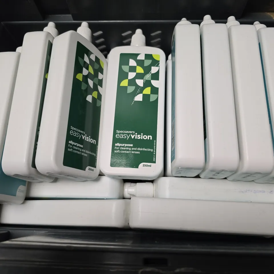 APPROXIMATELY 14 ASSORTED VISION CARE ITEMS TO INCLUDE - SPECSAVERS ALL PURPOSE , SPECSAVERS EASI PURPOSE 