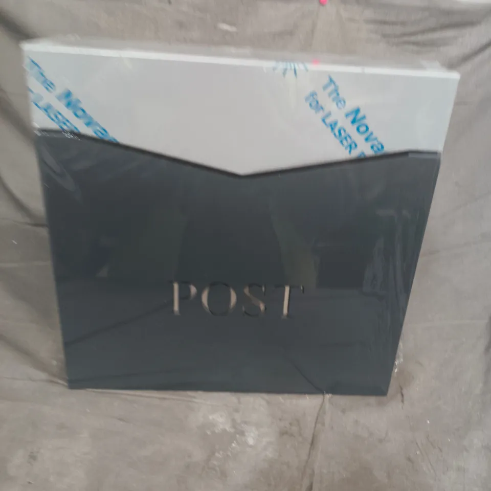 SLEEK MODERN WALL-MOUNTED LOCKABLE POST LETTER BOX
