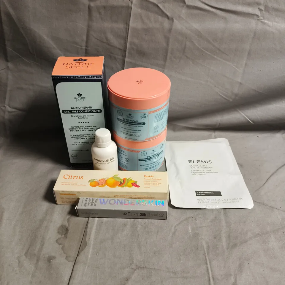 APPROXIMATEY 20 ASSORTED HEALTH AND BEAUTY PRODUCTS TO INCLUDE - ELEMIS JOWL & CHIN MASK - WONDERSKIN ALL-DAY LIP STAIN - SONS MINOXIDIL 5% - ETC