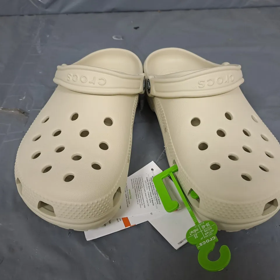 PAIR OF CROCS CLASSIC IN BONE - M7/W9