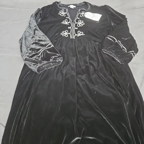 MONSOON WOMEN'S BLACK VELVET DRESS WITH WHITE EMBROIDERY β SIZE 16