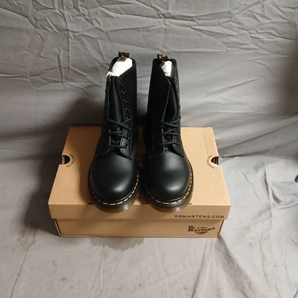DR. MARTENS 1460 BLACK SMOOTH LEATHER BOOTS – UK 4