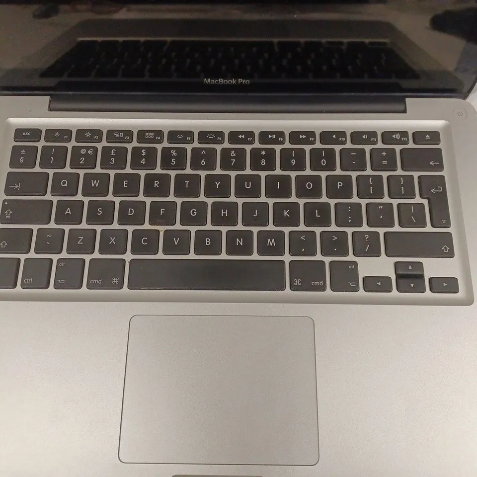 MACBOOK PRO LAPTOP - A1278