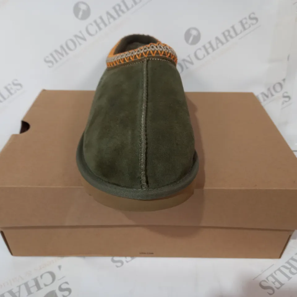 BOXED PAIR OF UGG TASMAN SHOES IN GREEN UK SIZE 8