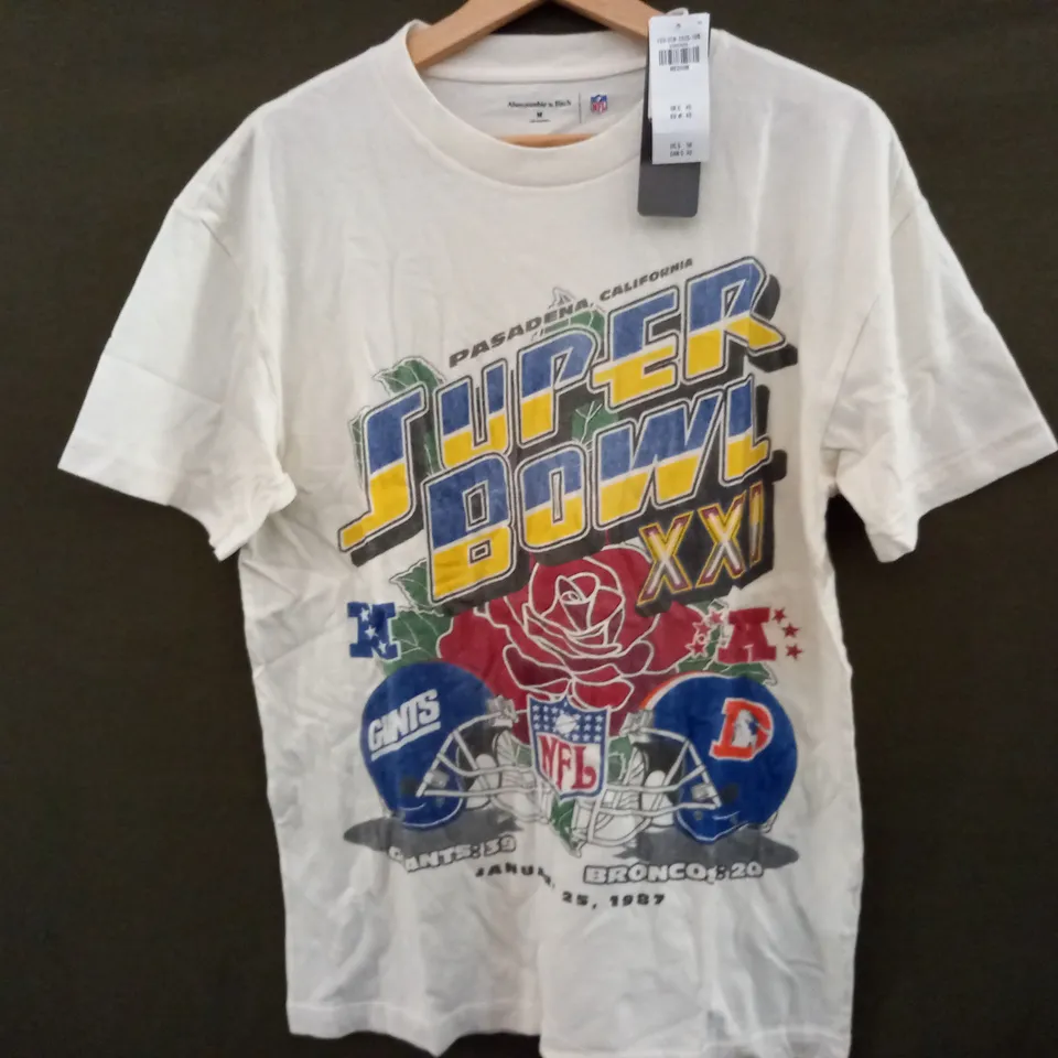 ABERCROMBIE & FITCH NFL SUPER BOWL PRINT T-SHIRT IN WHITE - MEDIUM