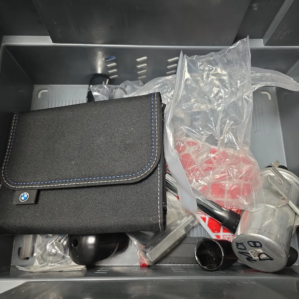 APPROXIMATELY 6 ASSORTED ITEMS TO INCLUDE - BOSCH SUPER PLUS SO 16 , SHIMANO CHAIN 9S ETC