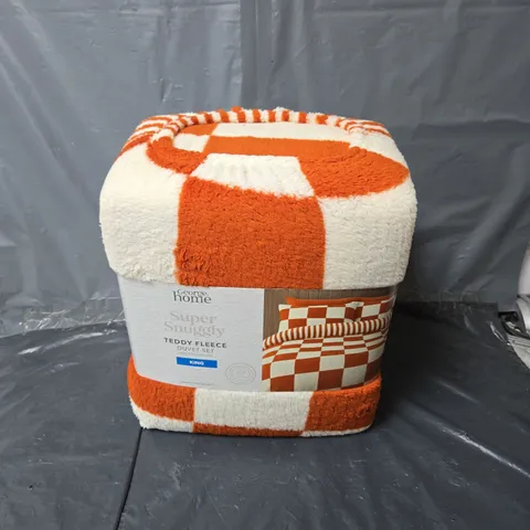 6 HOME SUPER SNUGGLY TEDDY FLEECE DUVET SET IN WHITE/ORANGE SQUARES - KING