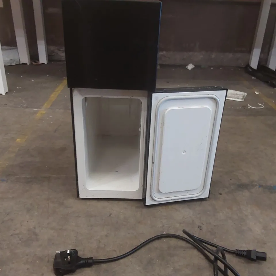 VITRIFRIGO COMMERCIAL COFFEE MACHINE FRIDGE