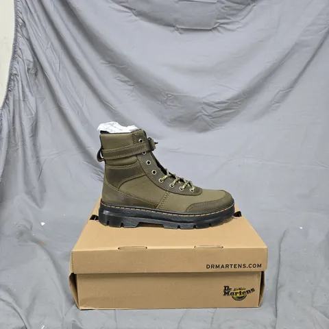DR. MARTENS OLIVE GREEN COMBAT BOOTS WITH ANKLE STRAP – BOXED UK 8