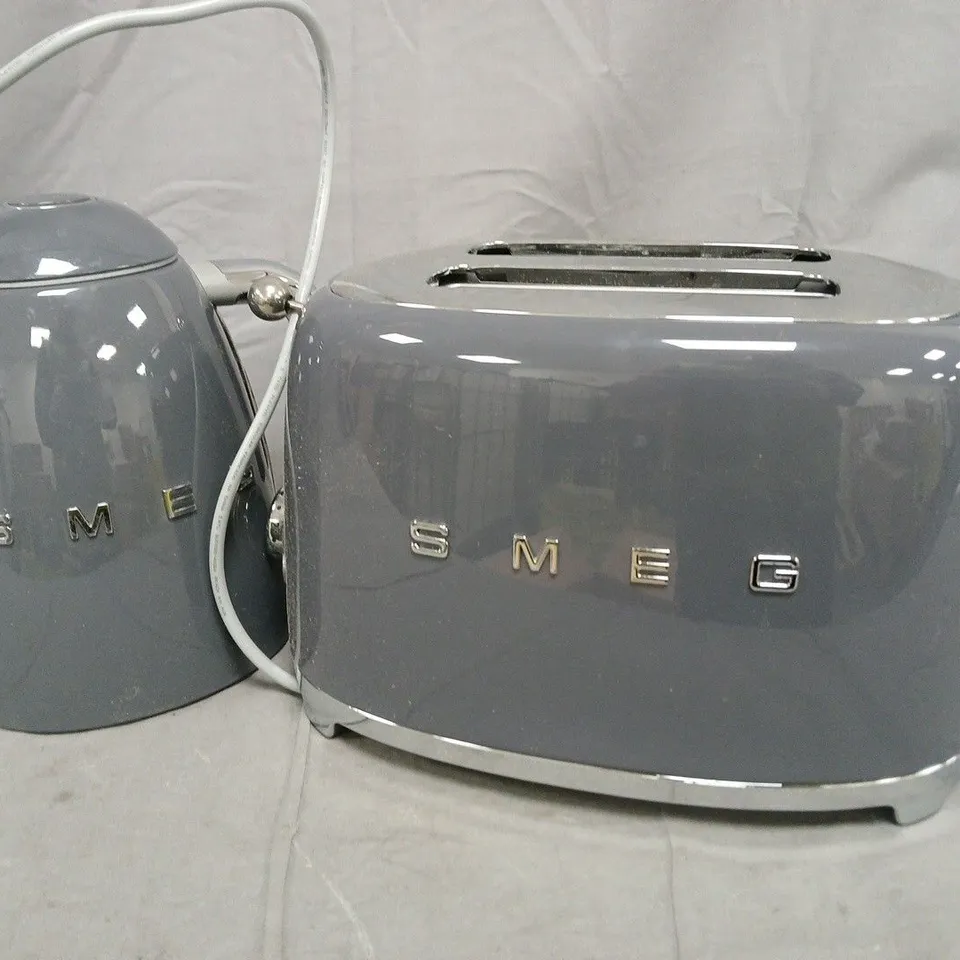 SMEG EEJB156 50S RETRO STYLE KETTLE AND 2-SLICE TOASTER 