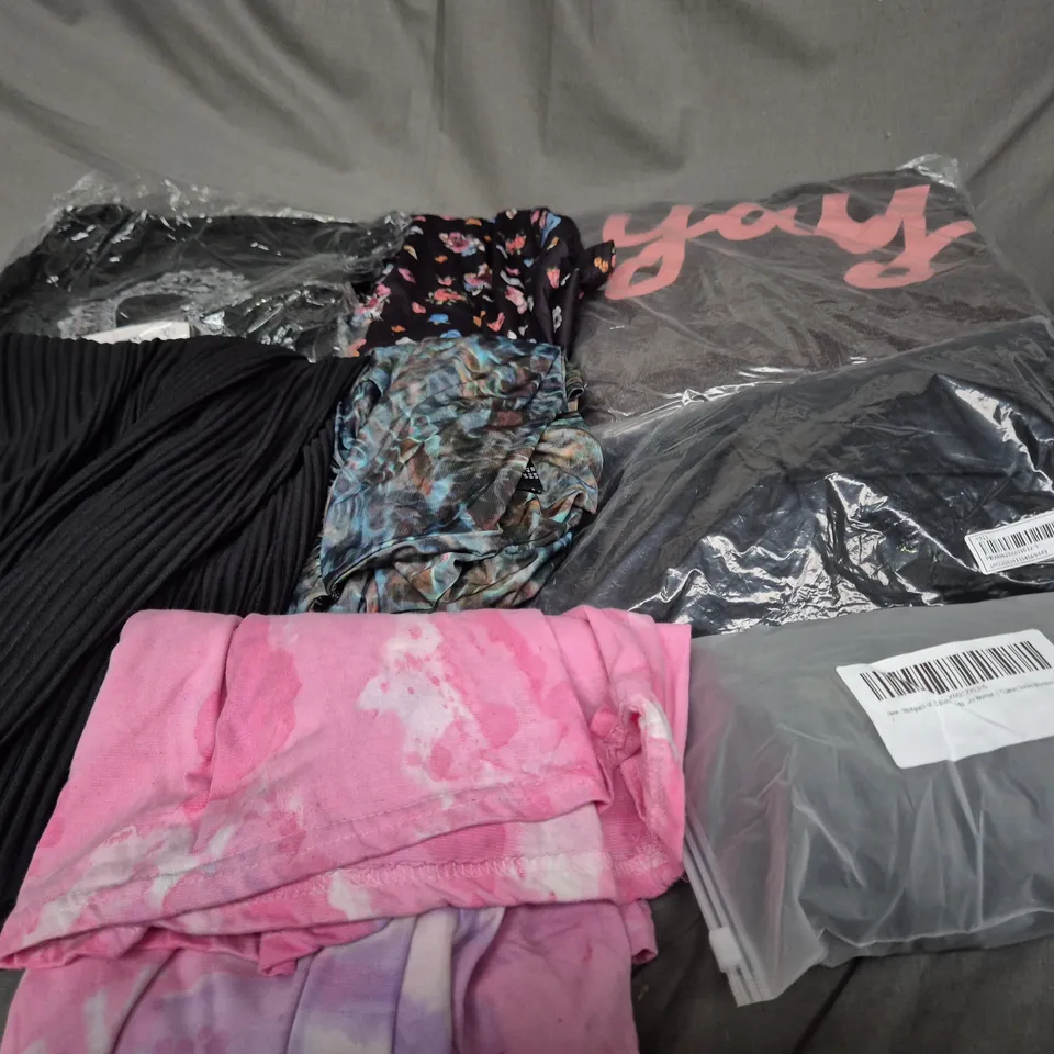 LARGE BOX OF ASSORTED CLOTHING ITEMS IN ASSORTED COLOUR, SIZES AND STYLES