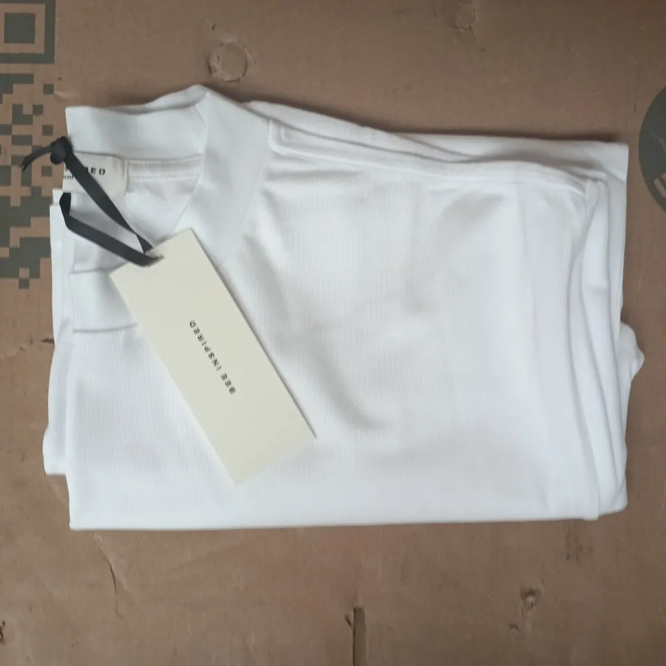 BEE INSPIRED CREW-NECK SHORT SLEEVE T-SHIRT IN WHITE SIZE MEDIUM