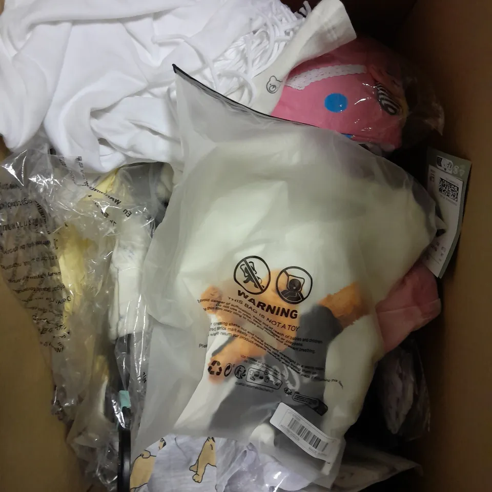 APPROXIMATELY 20 ASSORTED CHILDRENS CLOTHING PRODUCTS IN AGES RANGING FROM 0-5YRS 