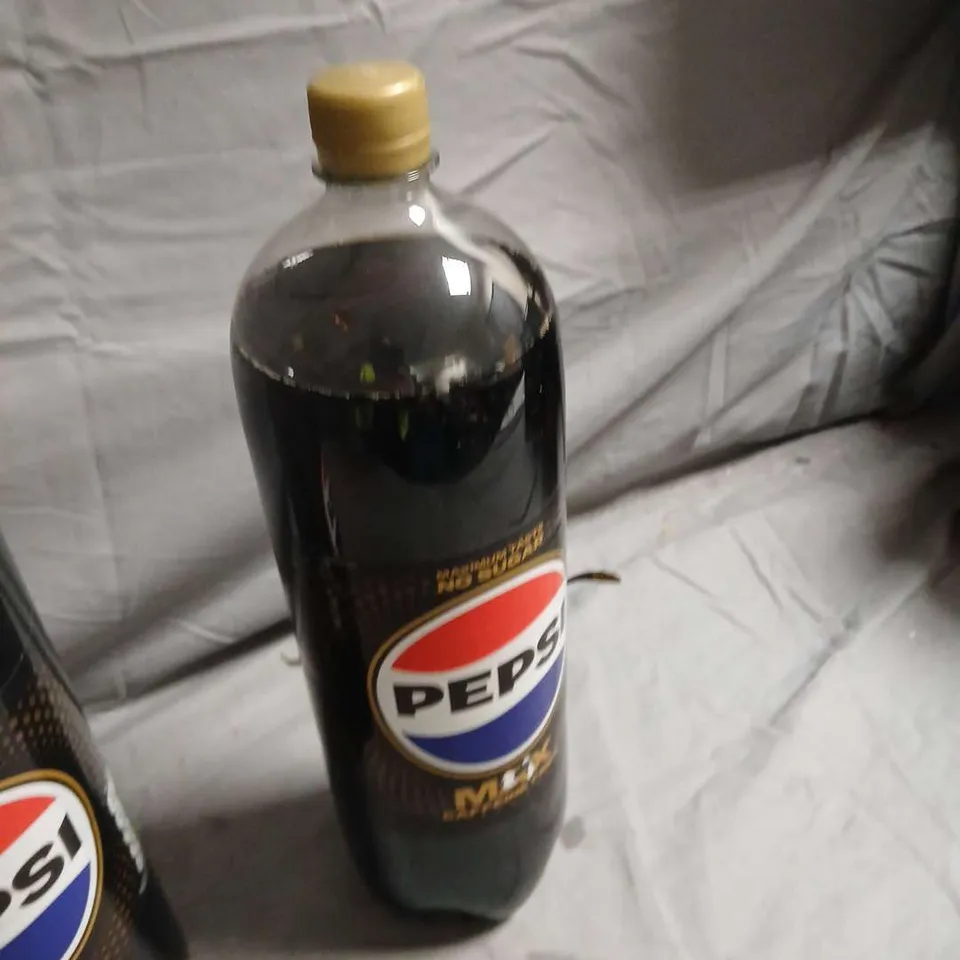 PEPSI MAX COLA BOTTLES – SET OF 3
