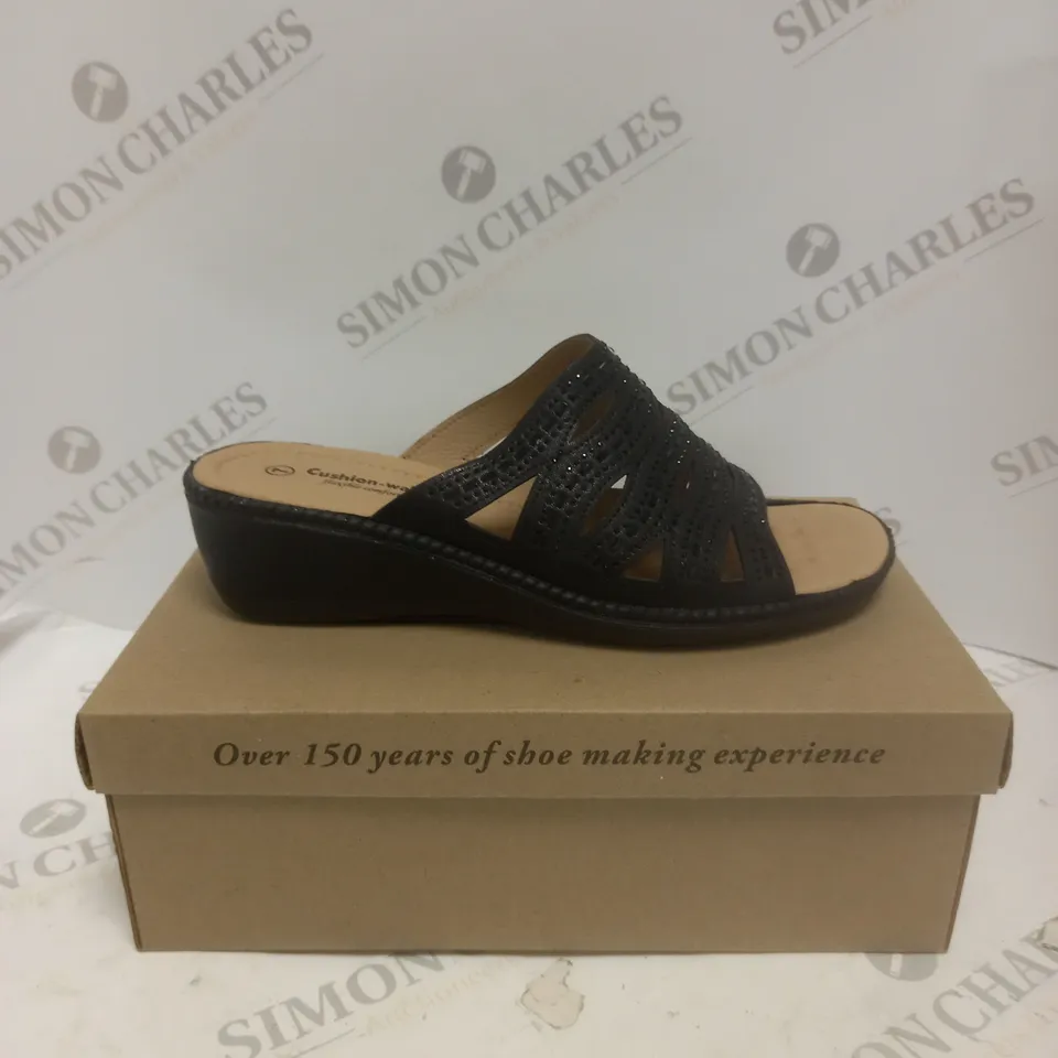 BOXED PAIR OF CUSHION WALK DIAMANTE MULES IN BLACK - SIZE 7