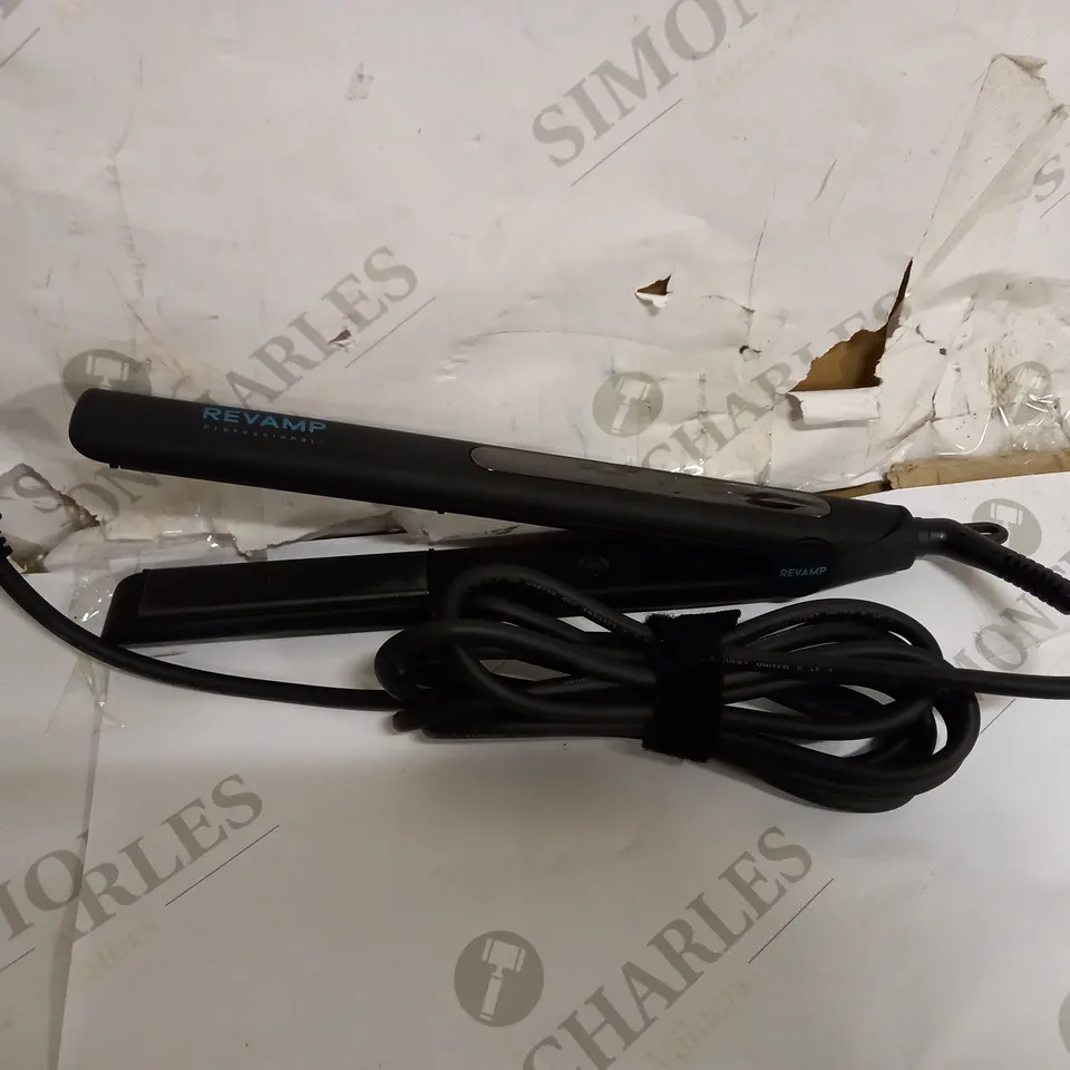 REVAMP PROGLOSS TOUCH DIGITAL CERAMIC STRAIGHTENER