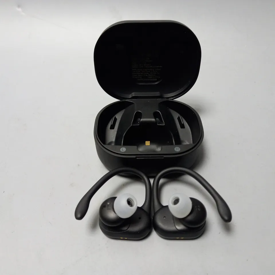 BOXED PHILIIPS 7000 SERIES EARBUDS