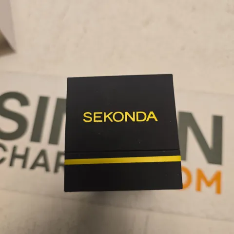 SEKONDA WRISTWATCH – GOLD-TONE RECTANGULAR CASE, BLACK DIAL, BLACK MESH BRACELET