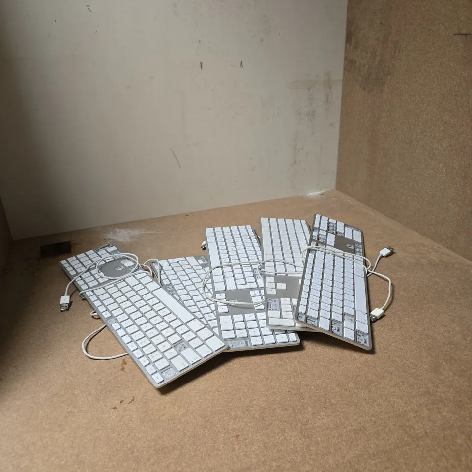 APPROXIMATELY 5 APPLE KEYBOARDS - MISSING KEYS