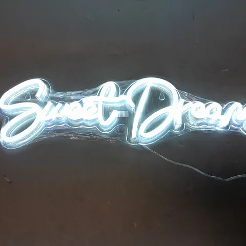 "SWEET DREAMS" WALL MOUNTABLE LED FONT LIGHT