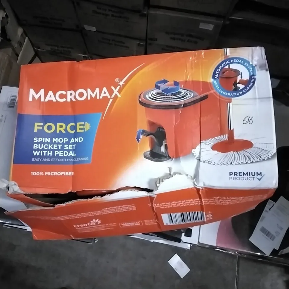 BOXED MACROMAX FORCED SPIN MOP INCLUDES BUCKET AND SET PEDAL 