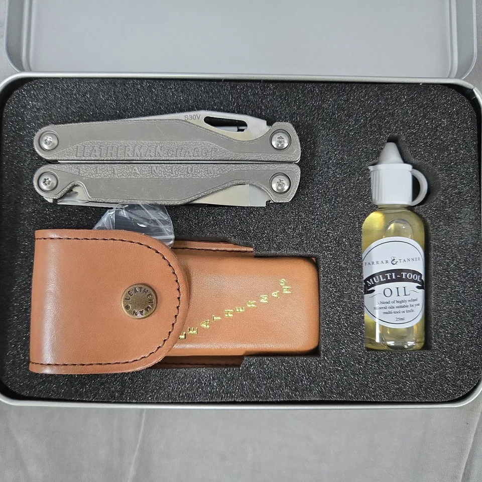 LEATHERMAN CHARGE TITANIUM MULTITOOL