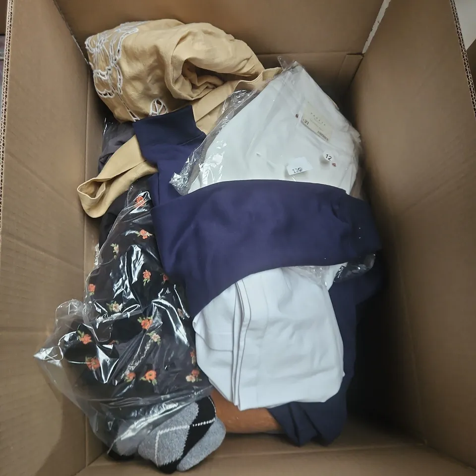 BOX OF APPROXIMATELY 20 ASSORTED CLOTHING ITEMS TO INCLUDE WHITE T SHIRT, BLUE HOODIE, WHITE JEANS, TROUSERS ETC