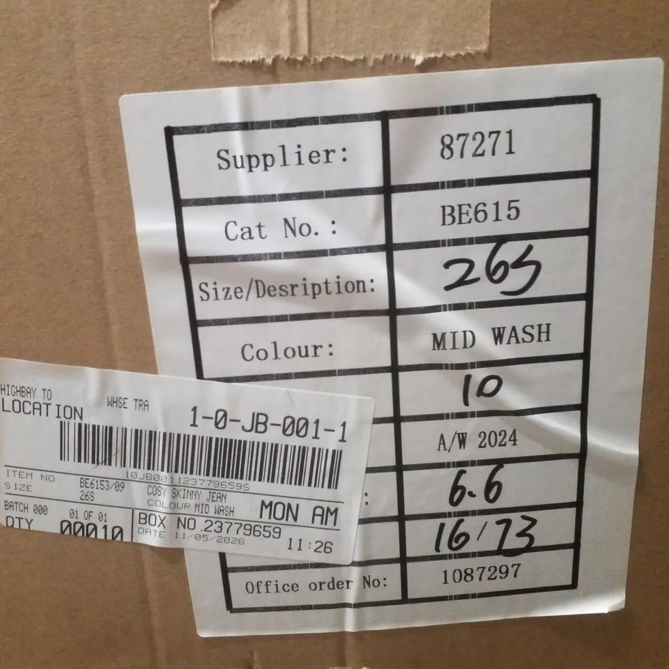 BOX CONTAINING APPROXIMATELY 10 BRAND NEW SIMPLY BE COSY MID WASH SKINNY JEANS - SIZE 26S