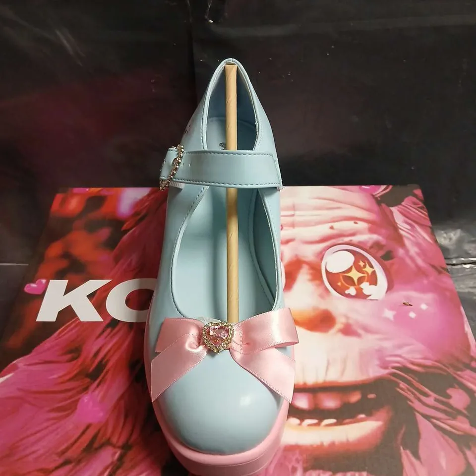 BOXED PAIR OF KOI GIRLS' PASTEL BLUE MARY JANE SHOES WITH PINK BOW - UK SIZE 34