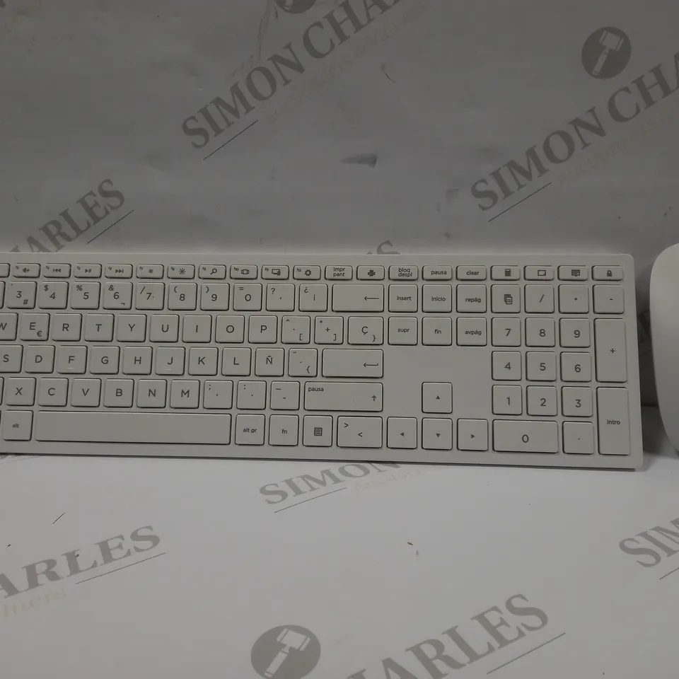 HP PAVILION 800 - WIRELESS KEYBOARD AND MOUSE PACK