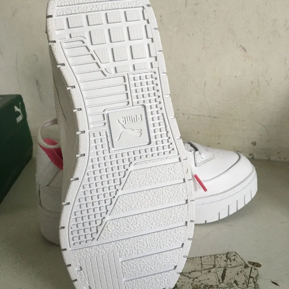 BOXED PAIR OF PUMA SIZE 4 WHITE/ACID PINK CALI DREAM TRAINERS