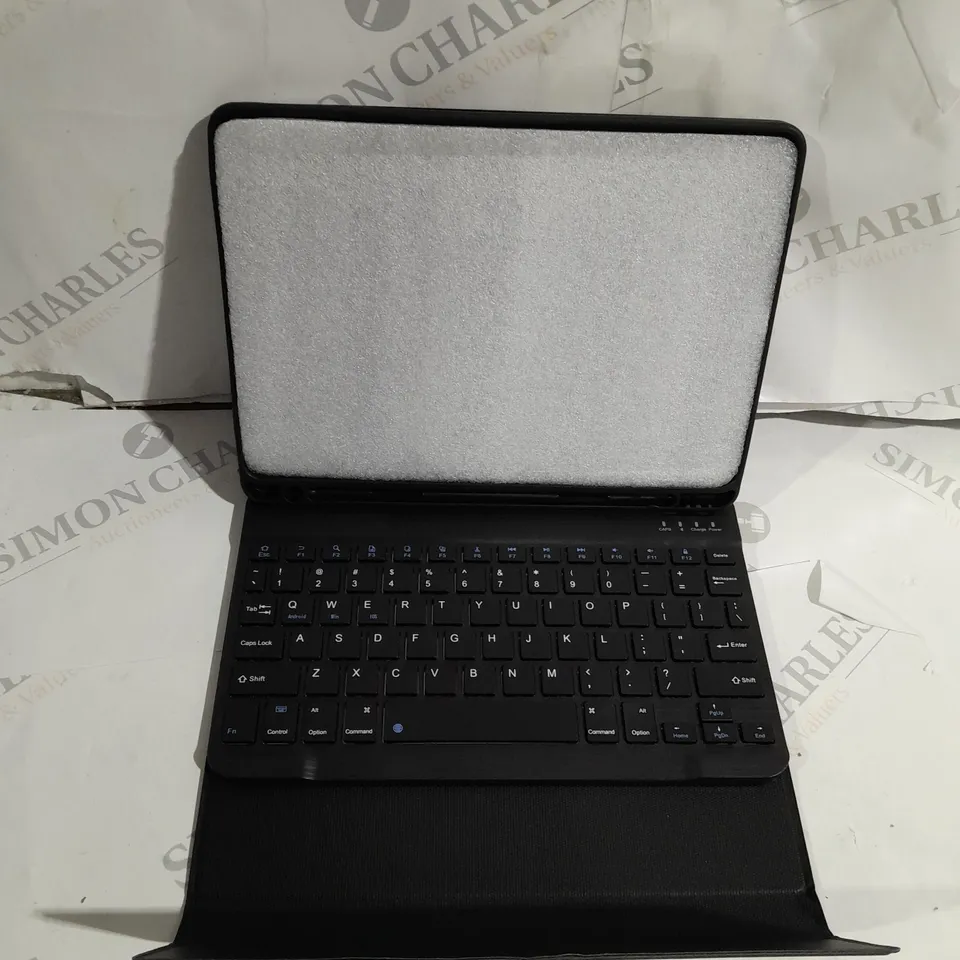 TABLET KEYBOARD CASE