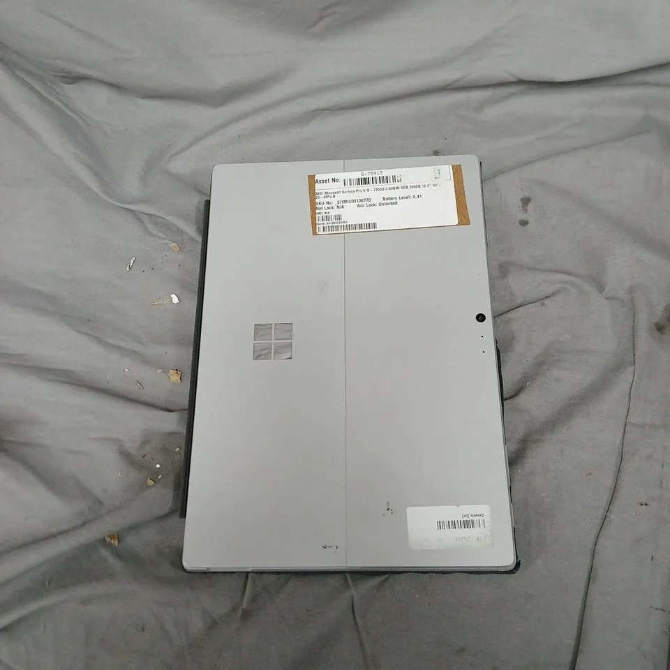 MICROSOFT SURFACE PRO 5 TABLET WITH TYPE COVER KEYBOARD – I5/8GB/256GB – 12.3" DISPLAY