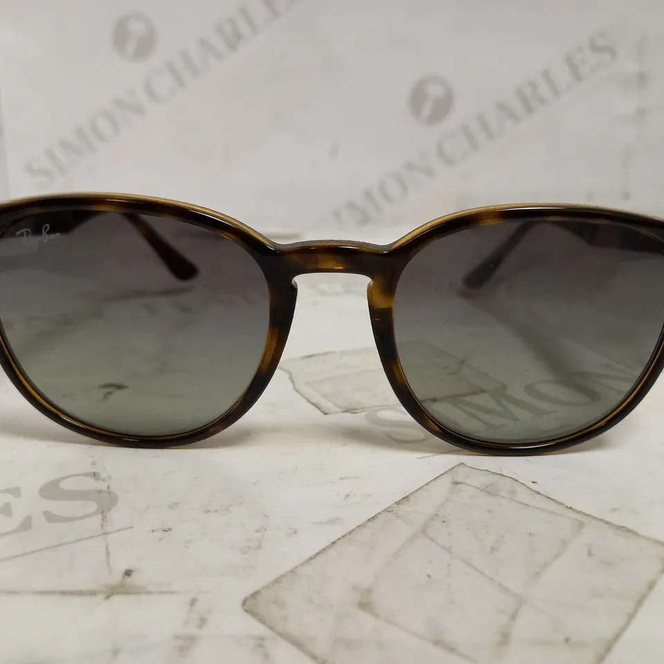 RAY BAN-STYLE HAVANA SUNGLASSES