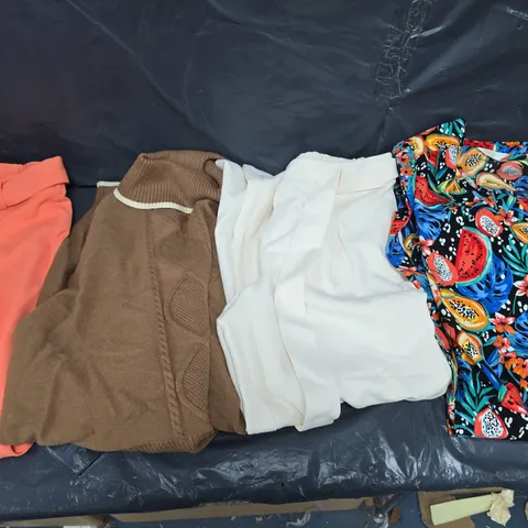 APPROXIMATELY 20 ASSORTED CLOTHING ITEMS IN VARIOUS COLOURS, STYLES AND SIZES