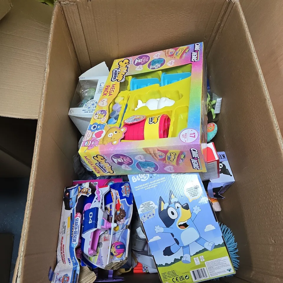 BOX OF APPROXIMATELY 10 SSORTED TOYS INCLUDING BLUEY TALKING BLUEY, PAW PATROL SEARCH AND RESCUE AND KUROMI MINI BEAUTY BACKPACK